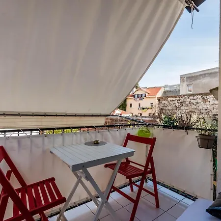 Febe Apartament *